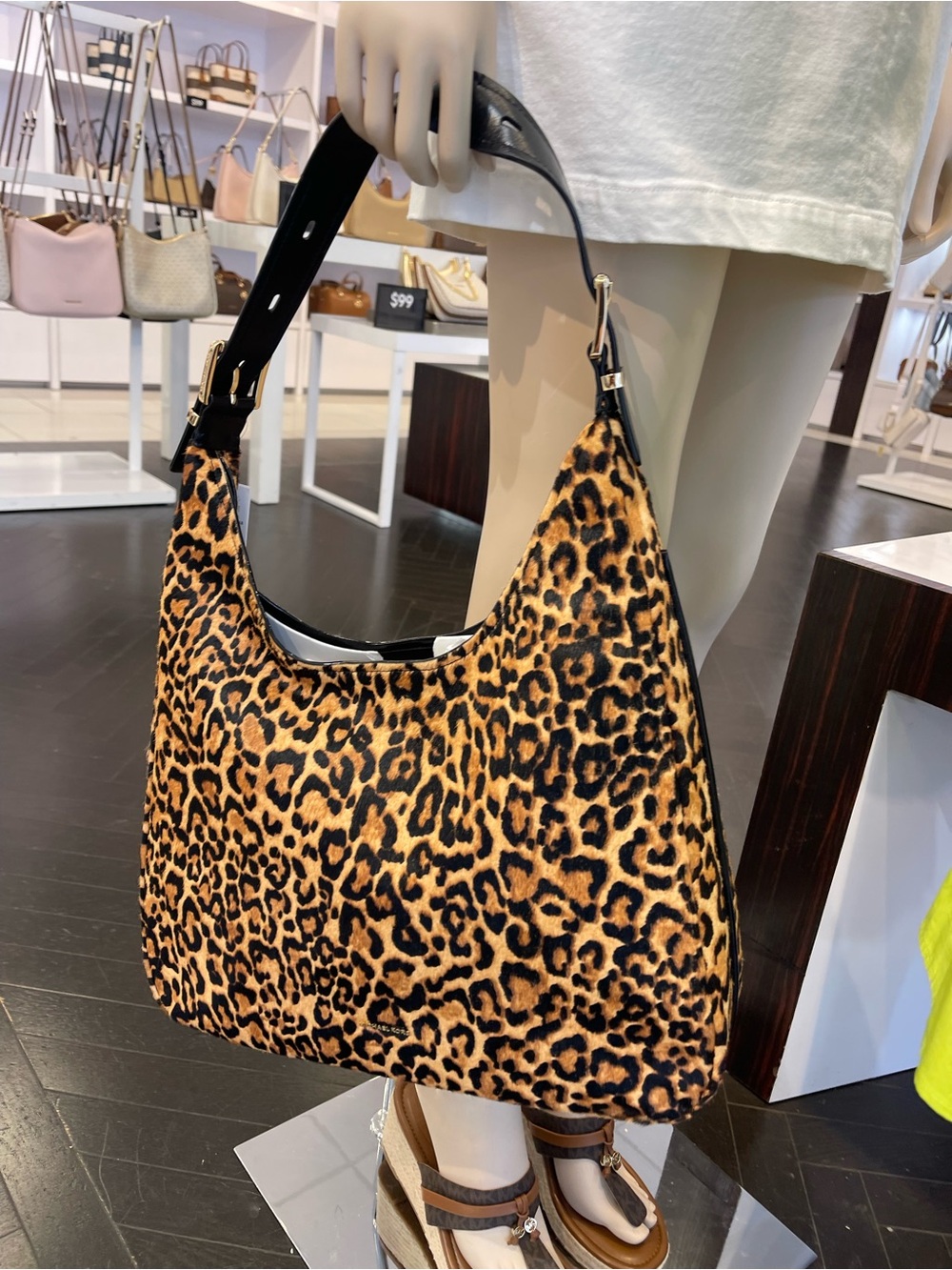 Michael Kors Nolita Large Leopard Print Calf Hair Hobo Shoulder Live Style
NWT - Picture 6 of 16